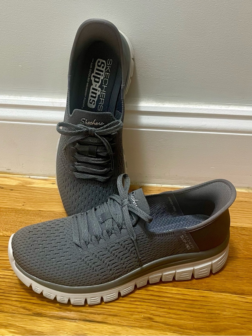 Skechers Women’s Gray Knit Slip-ins -Size 8